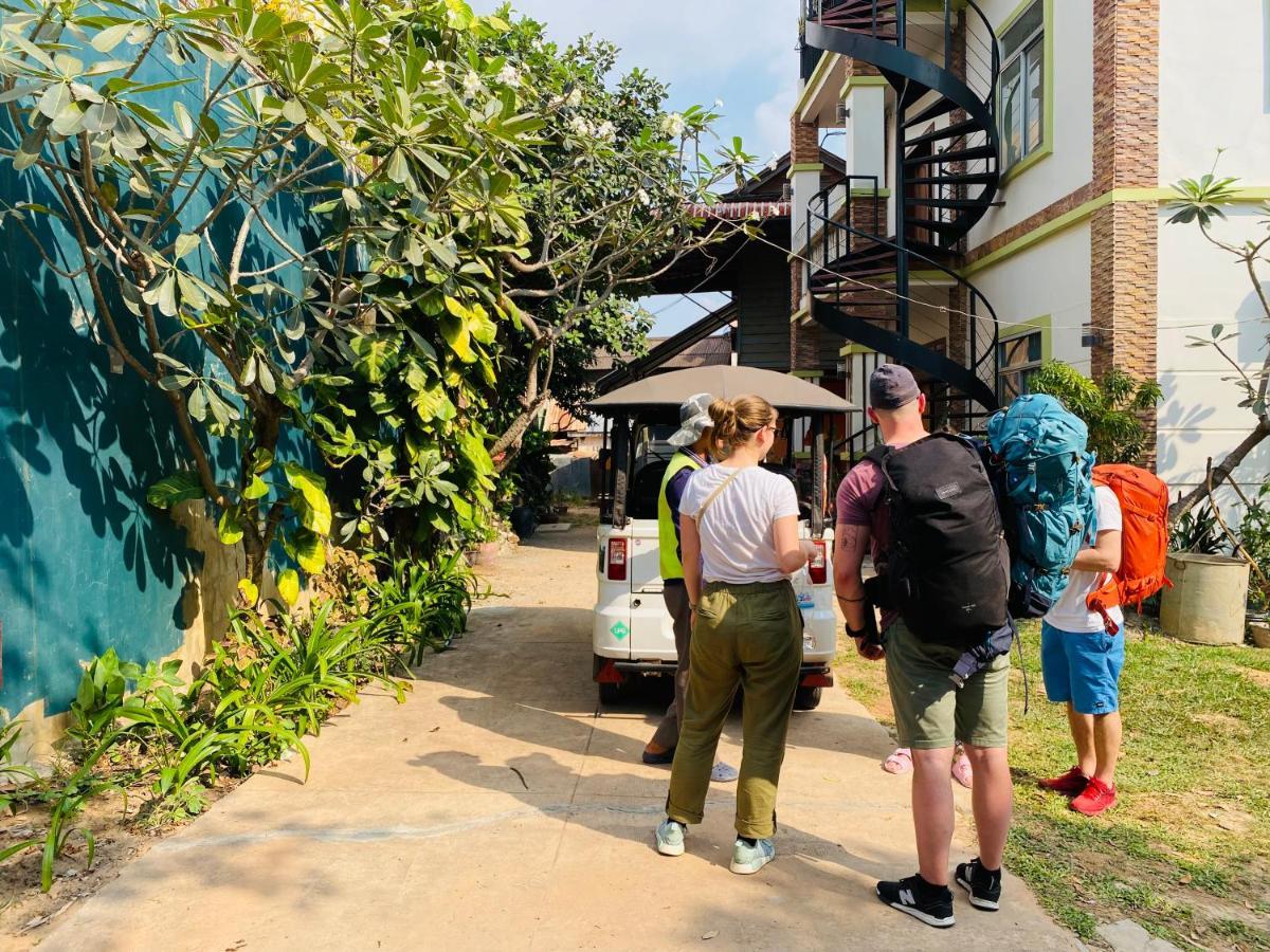 Sophat Villa Siem Reap Bagian luar foto