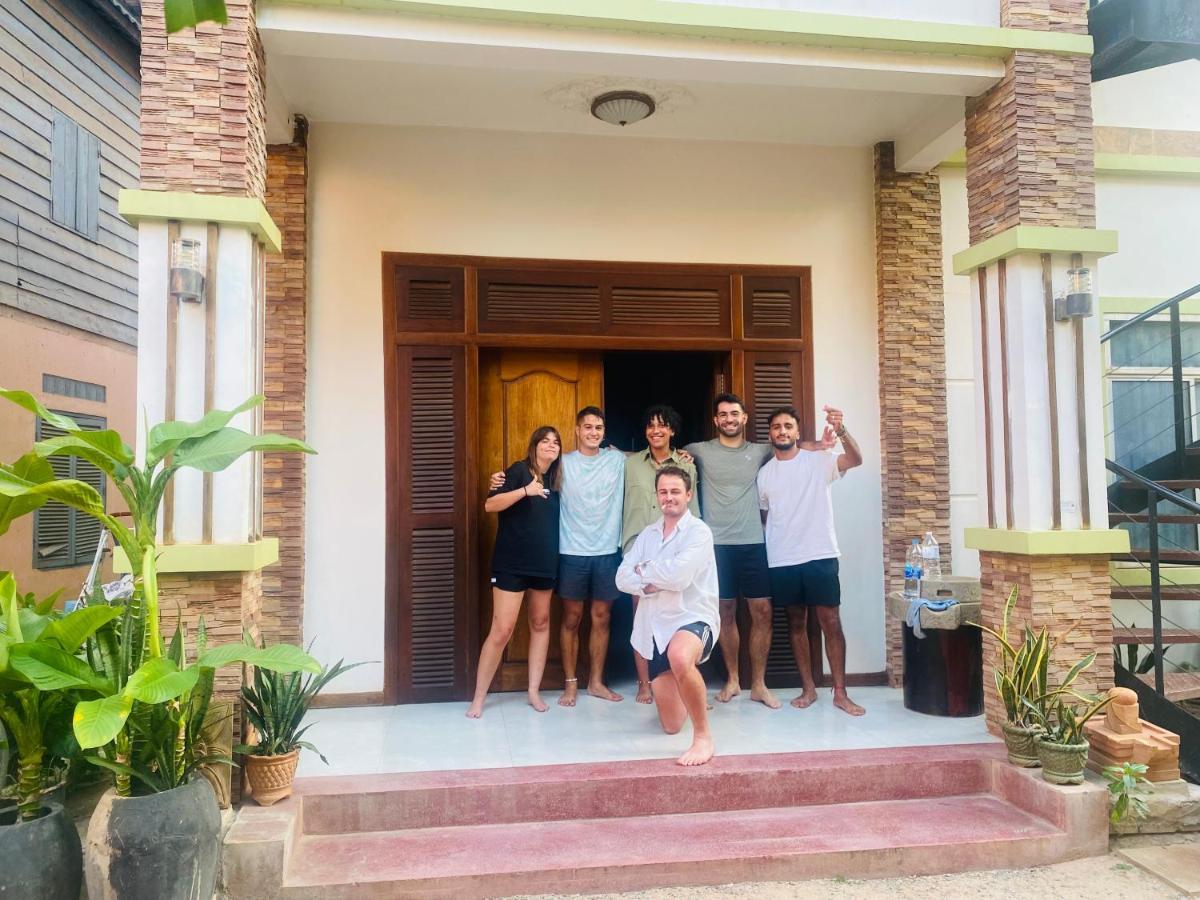 Sophat Villa Siem Reap Bagian luar foto